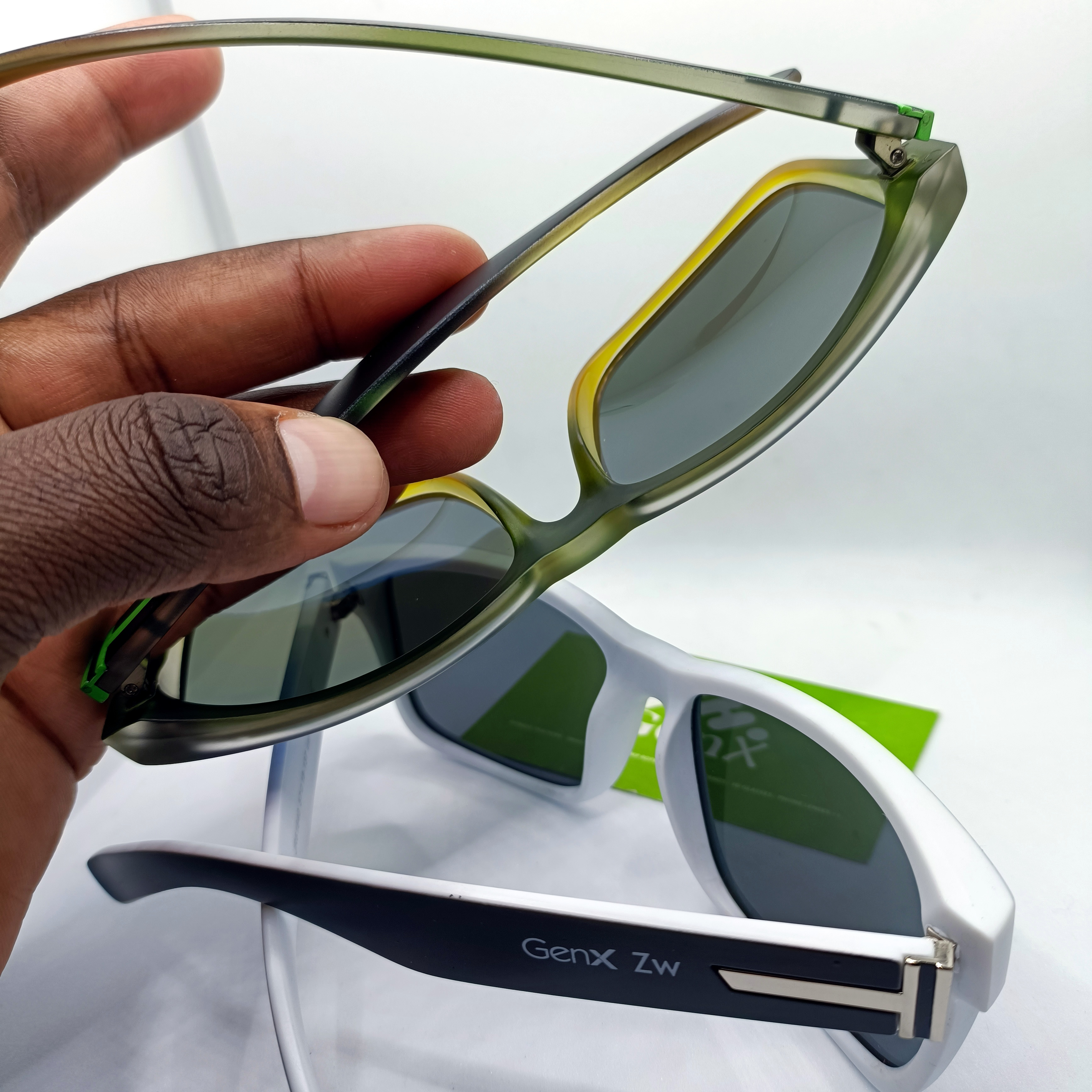 Polarized Premium Sunglasses (Model 04616)